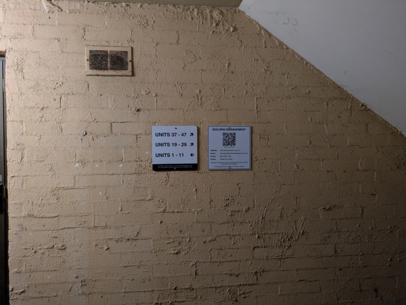 Real Building - Unit 05 / Staiwell